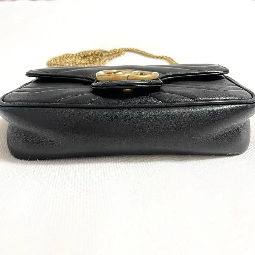 [BUNJANG] Gucci GG Marmont Matelasse Leather Super Mini Bag / [GG 마몽] 구찌 마틀라세 가죽 수퍼 미니 백 구찌 마몽 미니 체인백