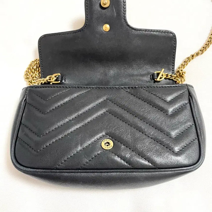 [BUNJANG] Gucci GG Marmont Matelasse Leather Super Mini Bag / [GG 마몽] 구찌 마틀라세 가죽 수퍼 미니 백 구찌 마몽 미니 체인백