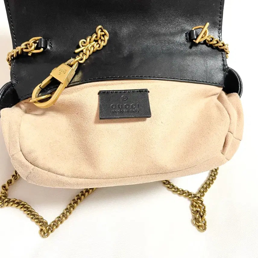 [BUNJANG] Gucci GG Marmont Matelasse Leather Super Mini Bag / [GG 마몽] 구찌 마틀라세 가죽 수퍼 미니 백 구찌 마몽 미니 체인백