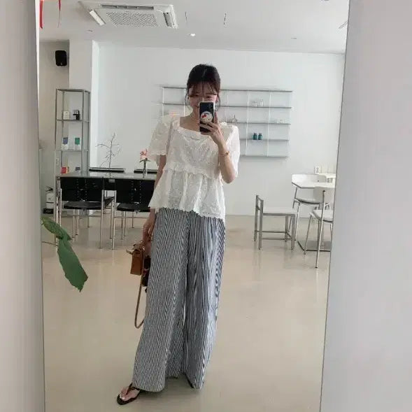 [BUNJANG] Bycini Cake Punching Blouse Ivory / 바이씨니 케이크펀칭블라우스