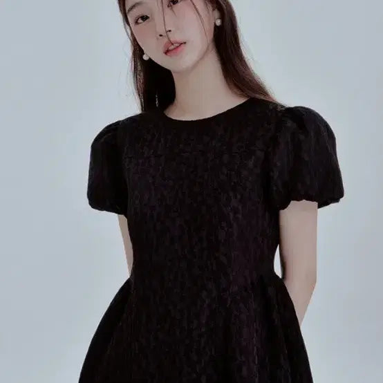 [BUNJANG] RE_L Puff Sleeve Dress Black / RE_L 엠보싱 퍼프소매 원피스 블랙
