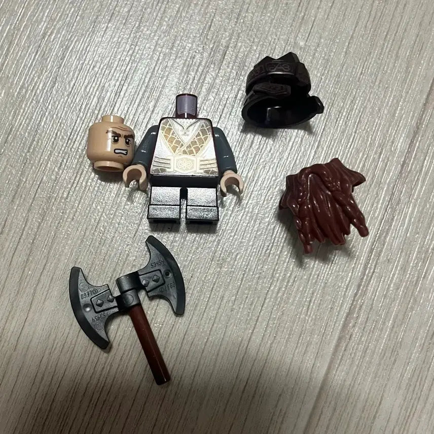 [BUNJANG] LEGO Gimli Figure / 레고 반지의제왕 김리 피규어 판매