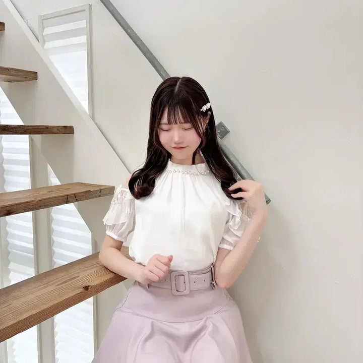[BUNJANG] Evelyn Off-Shoulder Pearl Short Sleeve Blouse / 에블린 evelyn 오프숄더 펄 반팔 블라우스