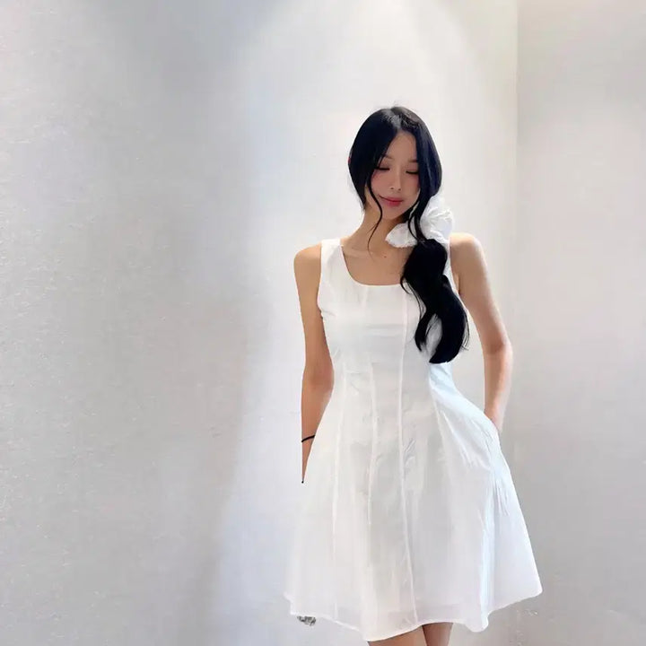 [BUNJANG] White Sleeveless Flare Dress / 화이트 민소매 플레어 원피스