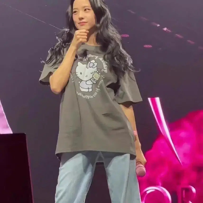[BUNJANG] Blackpink Jisoo Hello Kitty T-shirt / 지수 헬로키티 반팔 티 새상품