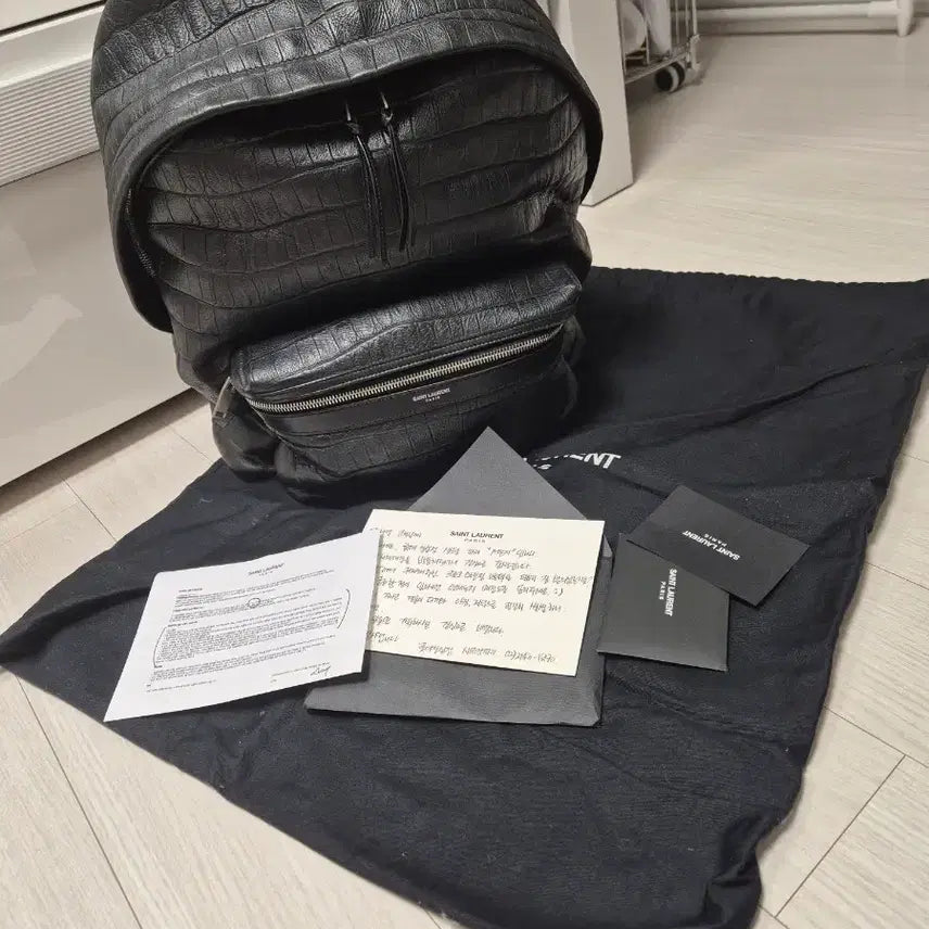 [BUNJANG] Saint Laurent Black Crocodile Embossed Leather Backpack / (백화점판) 생로랑 블랙 크로커다일 엠보싱 가죽 백팩