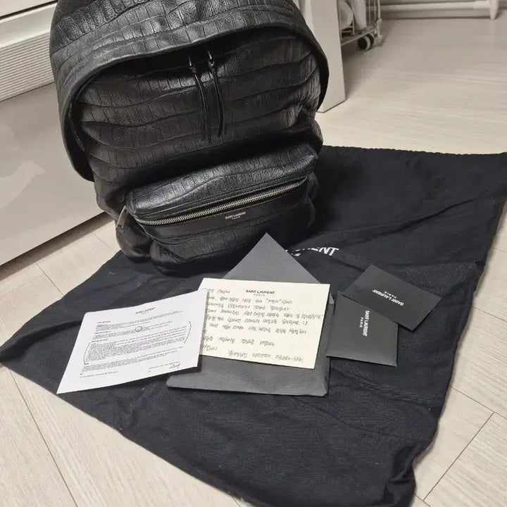 [BUNJANG] Saint Laurent Black Crocodile Embossed Leather Backpack / (백화점판) 생로랑 블랙 크로커다일 엠보싱 가죽 백팩