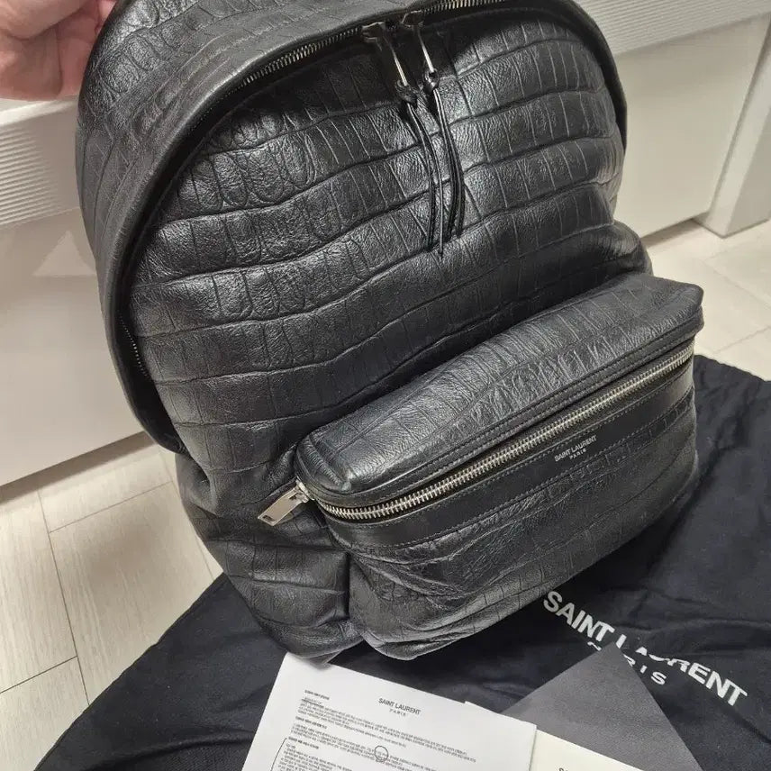[BUNJANG] Saint Laurent Black Crocodile Embossed Leather Backpack / (백화점판) 생로랑 블랙 크로커다일 엠보싱 가죽 백팩