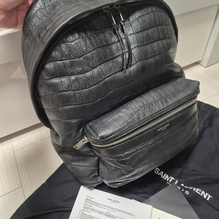 [BUNJANG] Saint Laurent Black Crocodile Embossed Leather Backpack / (백화점판) 생로랑 블랙 크로커다일 엠보싱 가죽 백팩