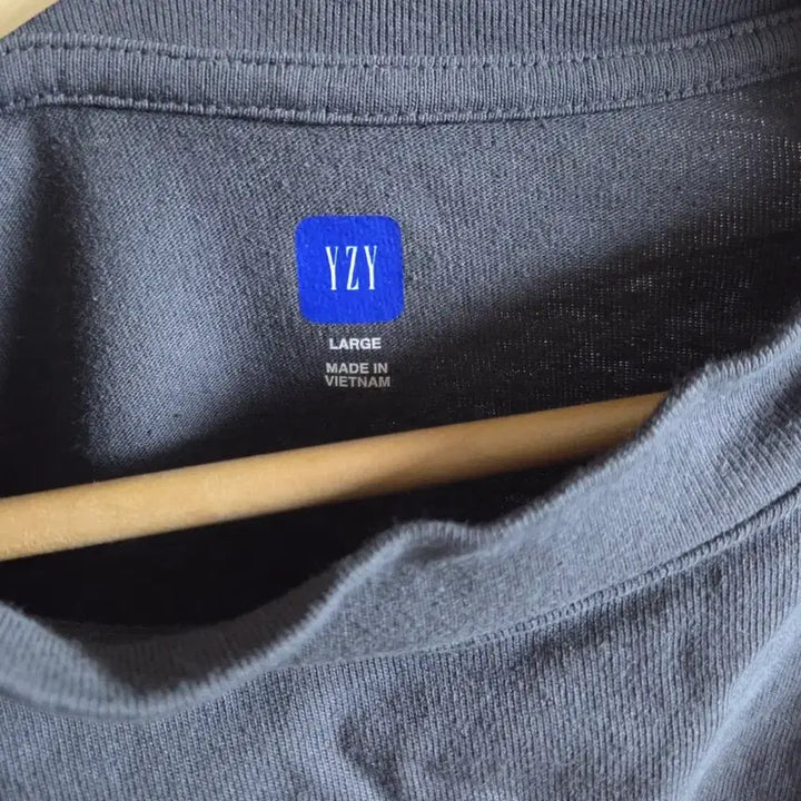 [BUNJANG] Yeezy Gap Long Sleeve Dark Gray Shirt / 이지 갭 긴팔 롱슬리브 다크그레이 L