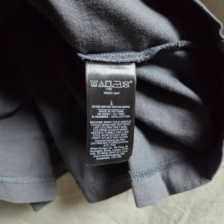[BUNJANG] Yeezy Gap Long Sleeve Dark Gray Shirt / 이지 갭 긴팔 롱슬리브 다크그레이 L