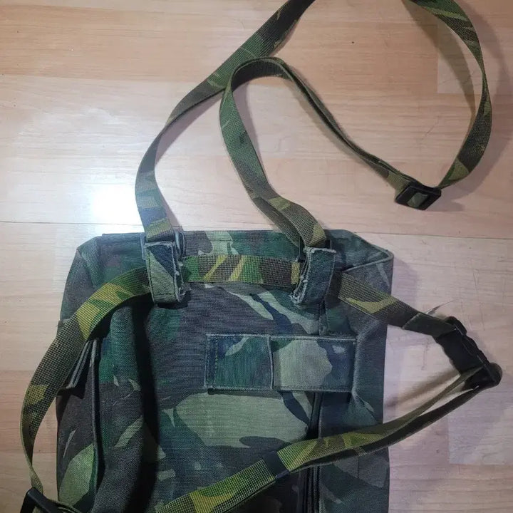 [BUNJANG] Dutch Gas Mask Bag Woodland Camo / 우드랜드 무늬 가방
