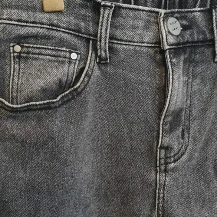[BUNJANG] Benetton Black Denim Pants / 베네통 블랙 데님 팬츠 42사이즈입니다. 워싱이 멋스럽고 안감에 약기모