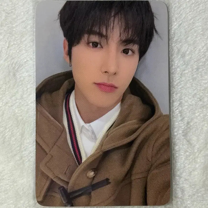 [BUNJANG] The Boyz Eric a;effect Everline POB Tteokbokki Coat / 더보이즈 에릭 a;effect 에버라인 떡볶이코트 ver 미공포