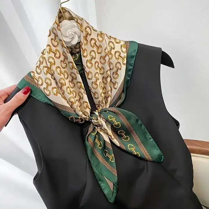 [BUNJANG] Chain Pattern Silk Scarf / 체인 패턴 스카프(새상품)