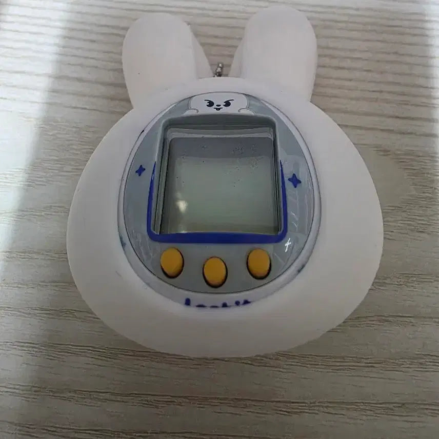 [BUNJANG] Stray Kids Skzoo Leebit Tamagotchi / 스키즈 스키주 리빗 다마고치