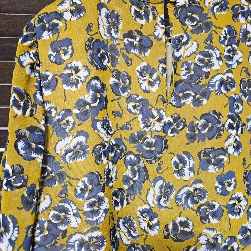 [BUNJANG] MojoSphin Flower Blouse / 모조에스핀 플라워 블라우스