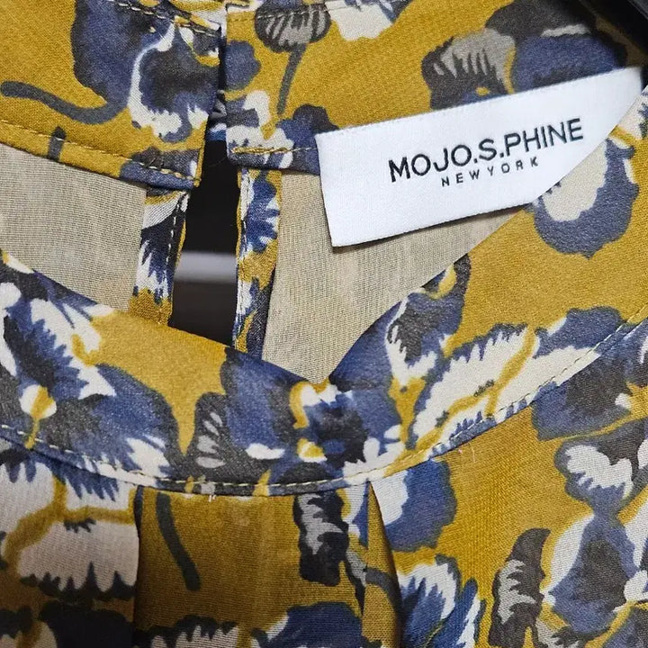 [BUNJANG] MojoSphin Flower Blouse / 모조에스핀 플라워 블라우스