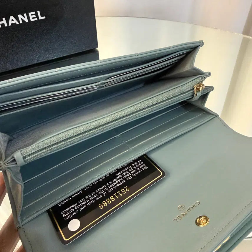 [SOLD OUT] 샤넬 램스킨 보이 플랩 금장 장지갑