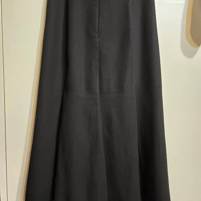 [SOLD OUT] 한섬 마인 밴딩 플레어 슬릿 스커트