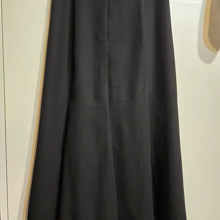 [SOLD OUT] 한섬 마인 밴딩 플레어 슬릿 스커트