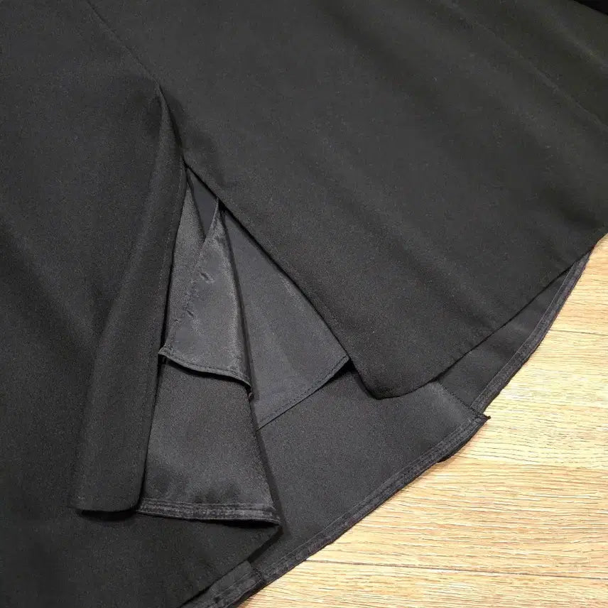 [SOLD OUT] 한섬 마인 밴딩 플레어 슬릿 스커트