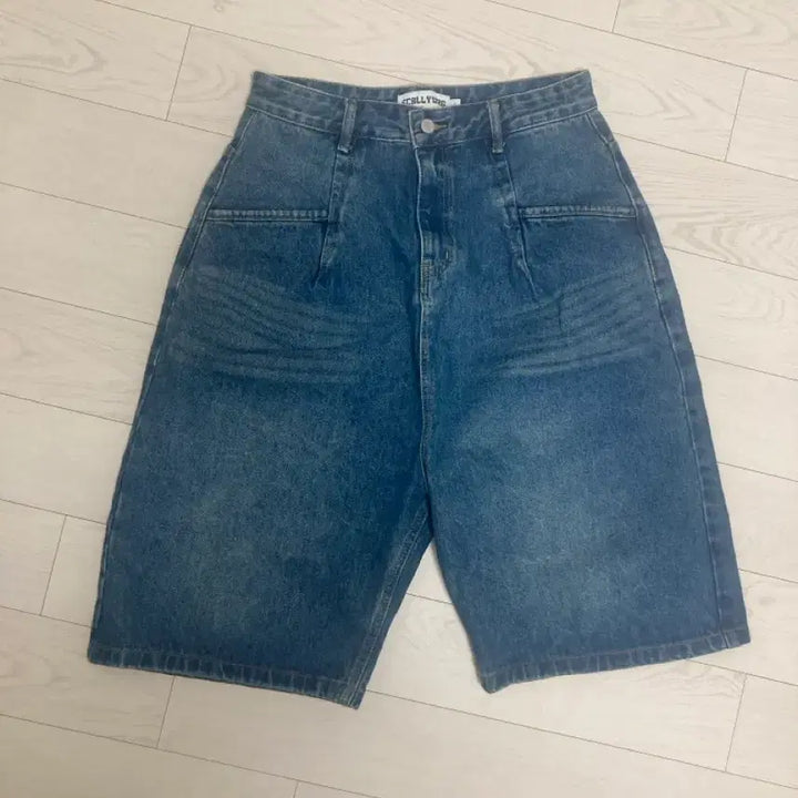 [SOLD OUT] 스켈리웩 빅 버뮤다 데님 쇼츠 (인디고)