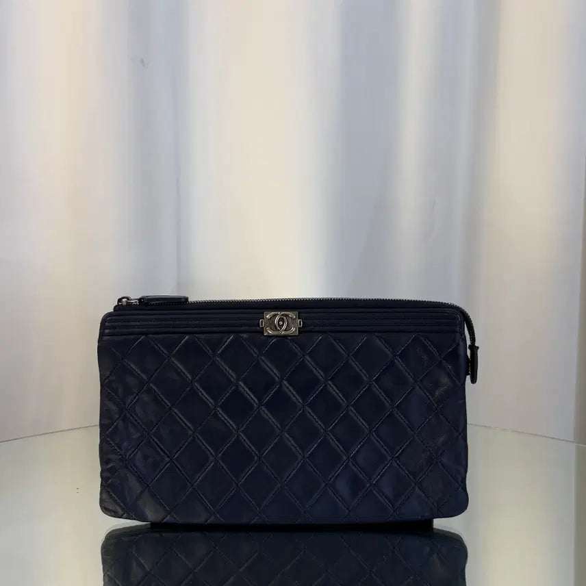 [BUNJANG] Chanel Lambskin Boy Double Zipper Pouch / 샤넬 램스킨 보이 더블 지퍼 파우치