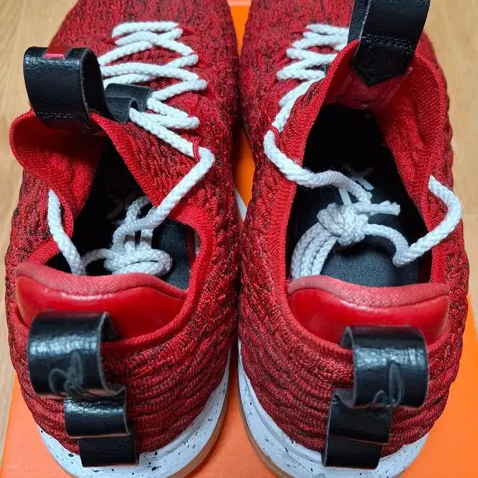 [BUNJANG] Nike LeBron 15 Low University Red Basketball Shoes / 나이키 르브론 15 로우 유니버시티 레드 285