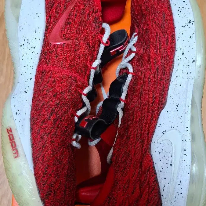 [BUNJANG] Nike LeBron 15 Low University Red Basketball Shoes / 나이키 르브론 15 로우 유니버시티 레드 285
