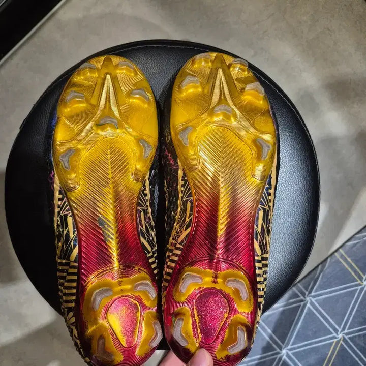 [BUNJANG] Nike Gold Soccer Cleats / 나이키 금색 축구화