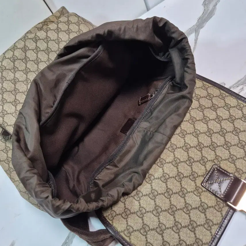 [BUNJANG] Gucci GG Supreme Canvas Backpack / (정품) 구찌 GG 수프림 캔버스 플랩 백팩 가방