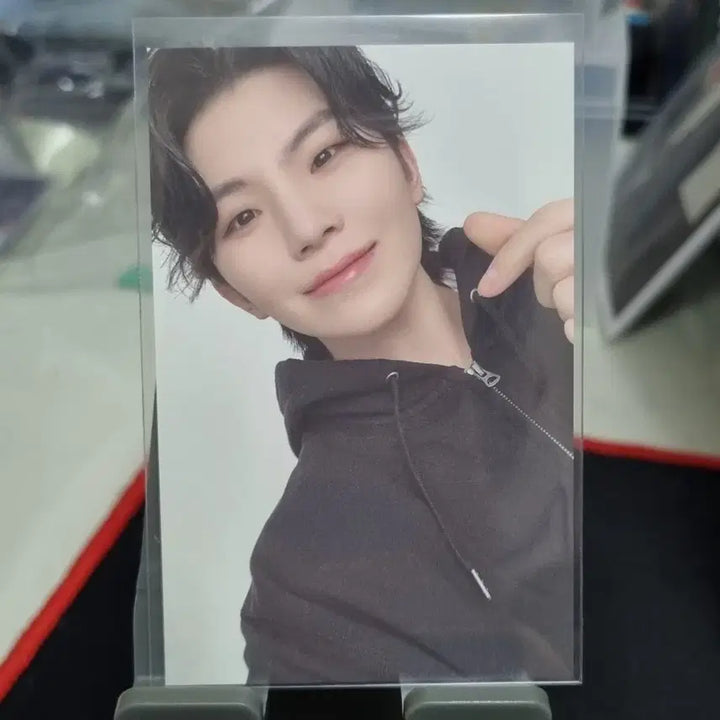 [BUNJANG] Seventeen Woozi Earring Photocard / 세븐틴 우지 이어링 8th 포카