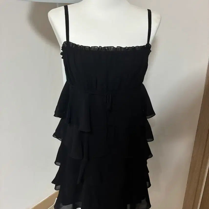 [BUNJANG] Black Frill Mini Dress / 블랙 캉캉 프릴 미니 원피스