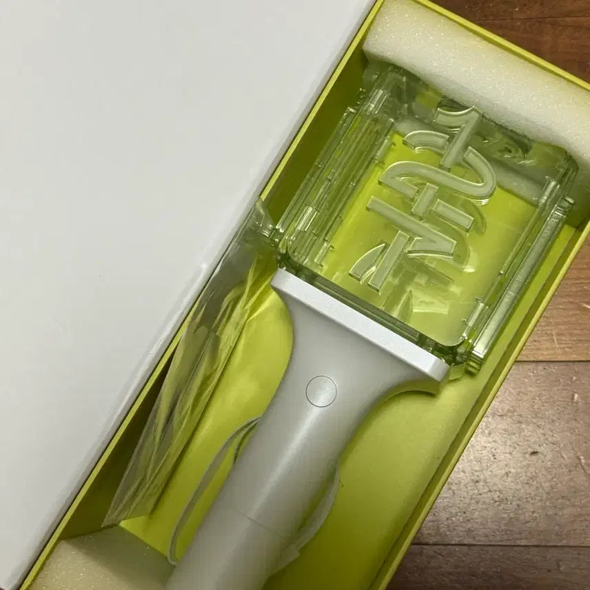 [BUNJANG] NCT 127 Official Lightstick 믐뭔봄 / 엔시티 127 뉴믐 응원봉 믐뭔봄 양도합니다! 일이칠