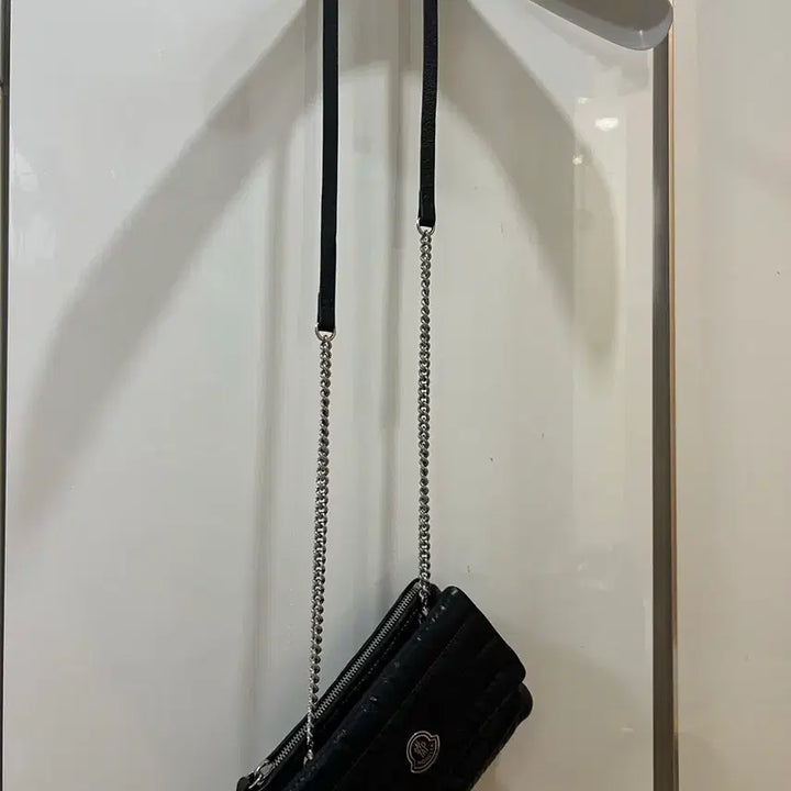 [BUNJANG] Moncler Crossbody Bag Limited Edition / 몽클레어 크로스백 새상품급 한정판