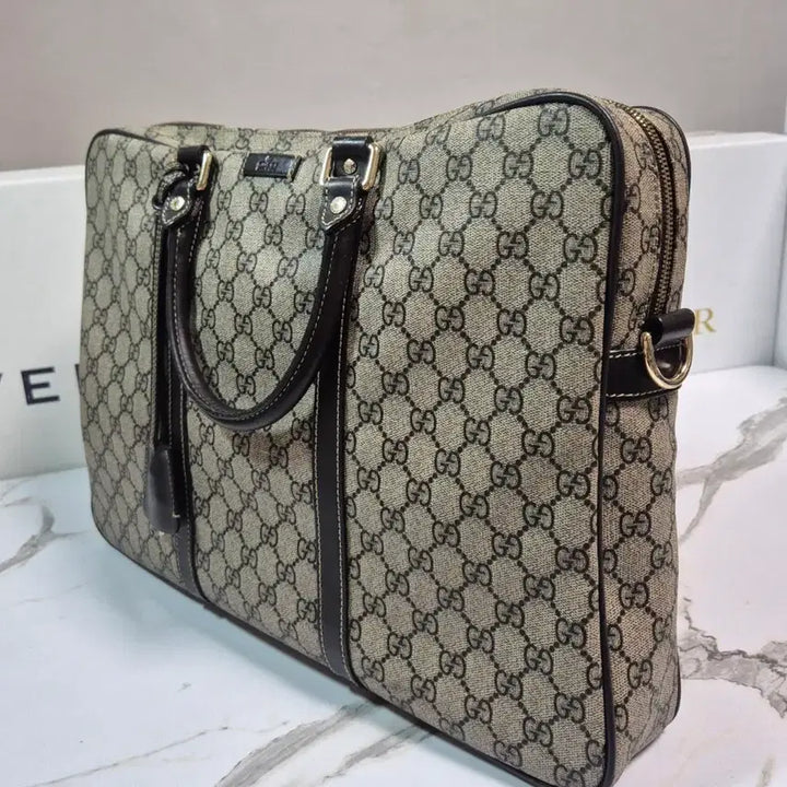 [BUNJANG] Gucci GG Supreme Briefcase Tote Bag / (정품) 구찌 GG 수프림 브리프케이스 남자 서류가방 토트백