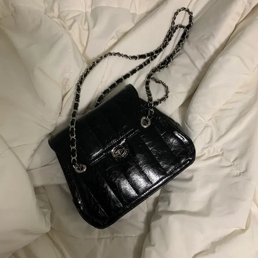 [BUNJANG] Cardinal Red Aulo Bag - Black / 카디널레드 아울로백 블랙