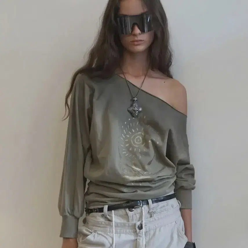 [BUNJANG] Sculptor Protective Off-Shoulder Tee Khaki / 스컬프터 보호 오프숄더 티 카키