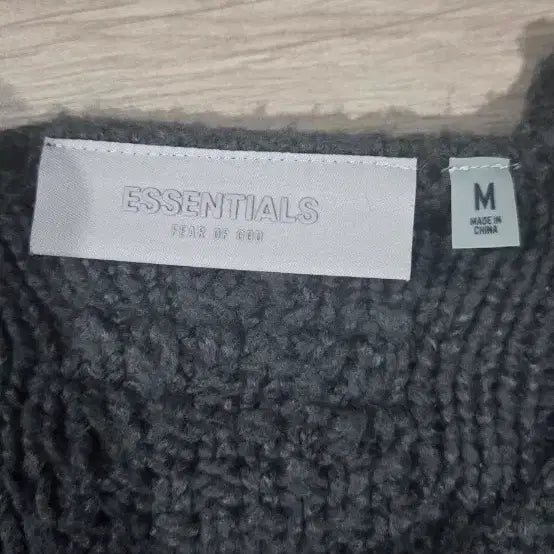 [BUNJANG] Fear of God Essentials Cable Knit Sweater Off Black / [M] 피오갓 에센셜 케이블 니트 오프블랙