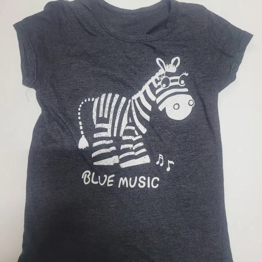 [BUNJANG] Charcoal Zebra Print Short Sleeve T-Shirt / 차콜색 얼룩말 프린팅 반팔 티셔츠