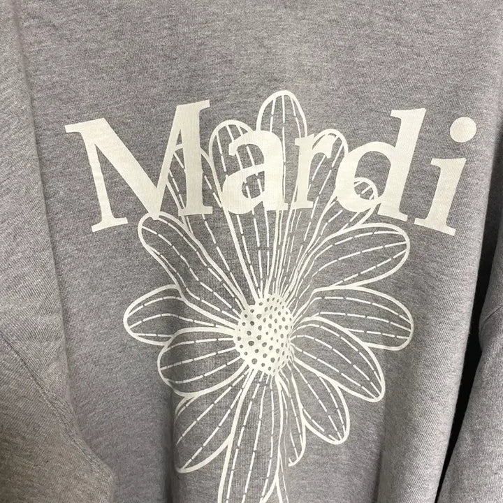 [BUNJANG] Mardi Mercredi Flower Sweatshirt Grey / 마르디 메크르디 플라워 맨투맨 그레이