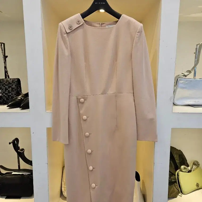 [BUNJANG] MICHAA Button Point One-Piece Dress (Black, Rose Beige) / 미샤 버튼 포인트 원피스 (블랙,로즈베이지)