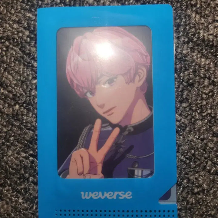 [SOLD OUT] 택포12)플레이브 위버스콘 밤비 포카 양도합니다