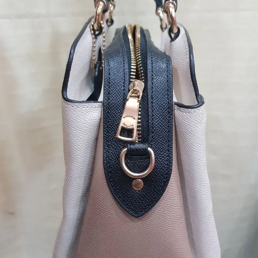 [BUNJANG] Coach Beige Black Tote Shoulder Bag / 코치 베이지 블랙 숄더백 토트백