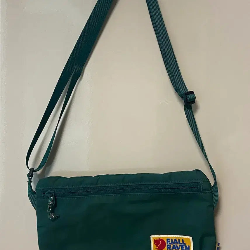 [SOLD OUT] 피엘라벤 바르닥 포켓 크로스백