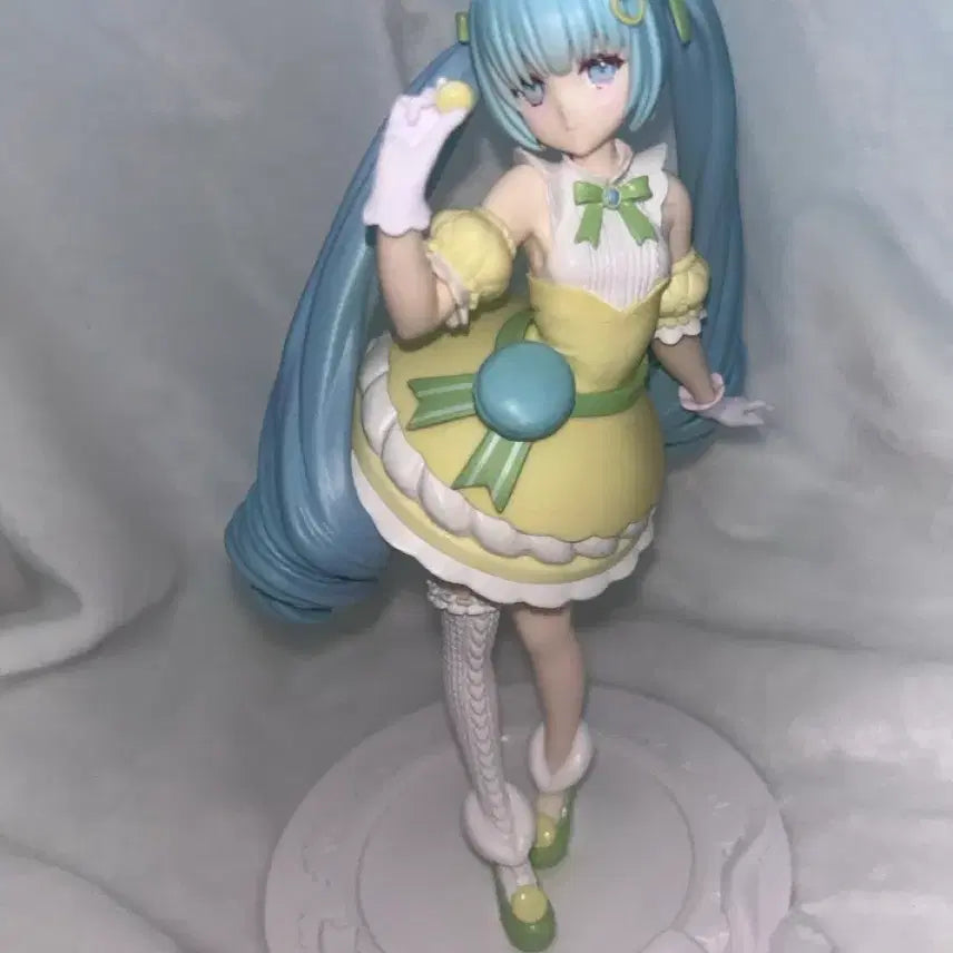 [BUNJANG] Hatsune Miku FuRyu Macaron Figure / 하츠네미쿠 후류 마카롱 피규어