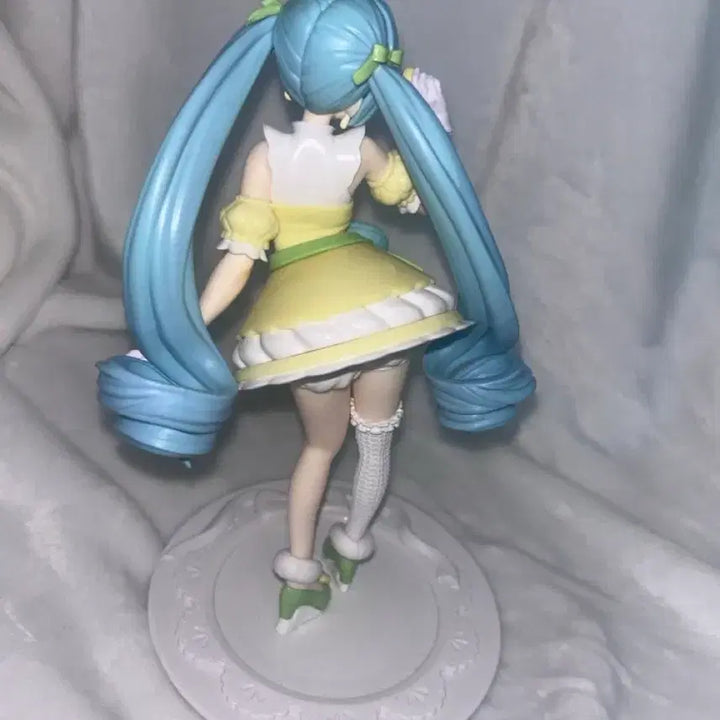 [BUNJANG] Hatsune Miku FuRyu Macaron Figure / 하츠네미쿠 후류 마카롱 피규어
