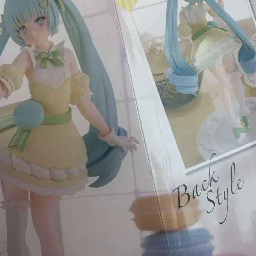 [BUNJANG] Hatsune Miku FuRyu Macaron Figure / 하츠네미쿠 후류 마카롱 피규어