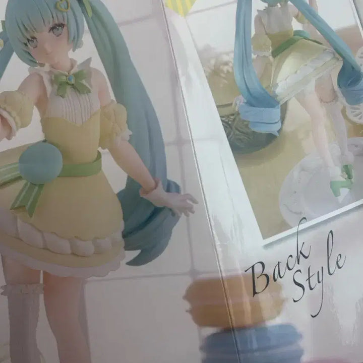 [BUNJANG] Hatsune Miku FuRyu Macaron Figure / 하츠네미쿠 후류 마카롱 피규어